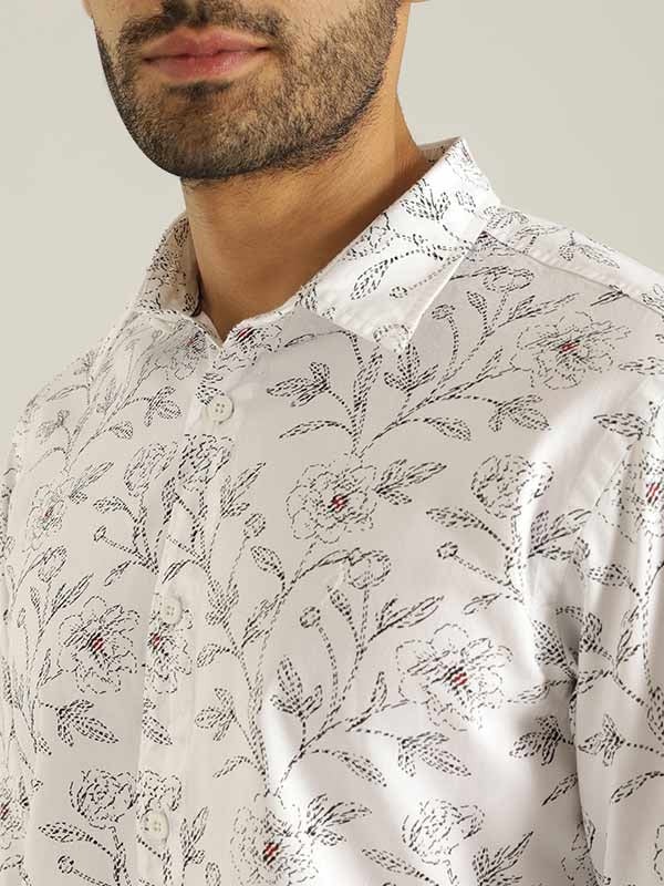Indian Terrain Men Floral Print White Shirt